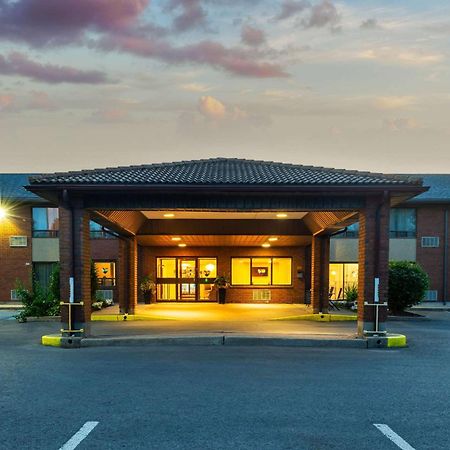 Comfort Inn Hwy 401 Кингстън Екстериор снимка