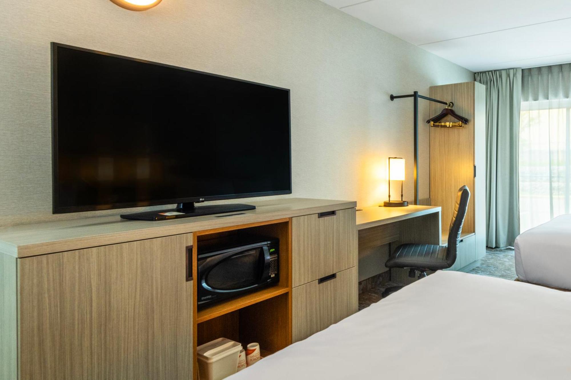 Comfort Inn Hwy 401 Кингстън Екстериор снимка
