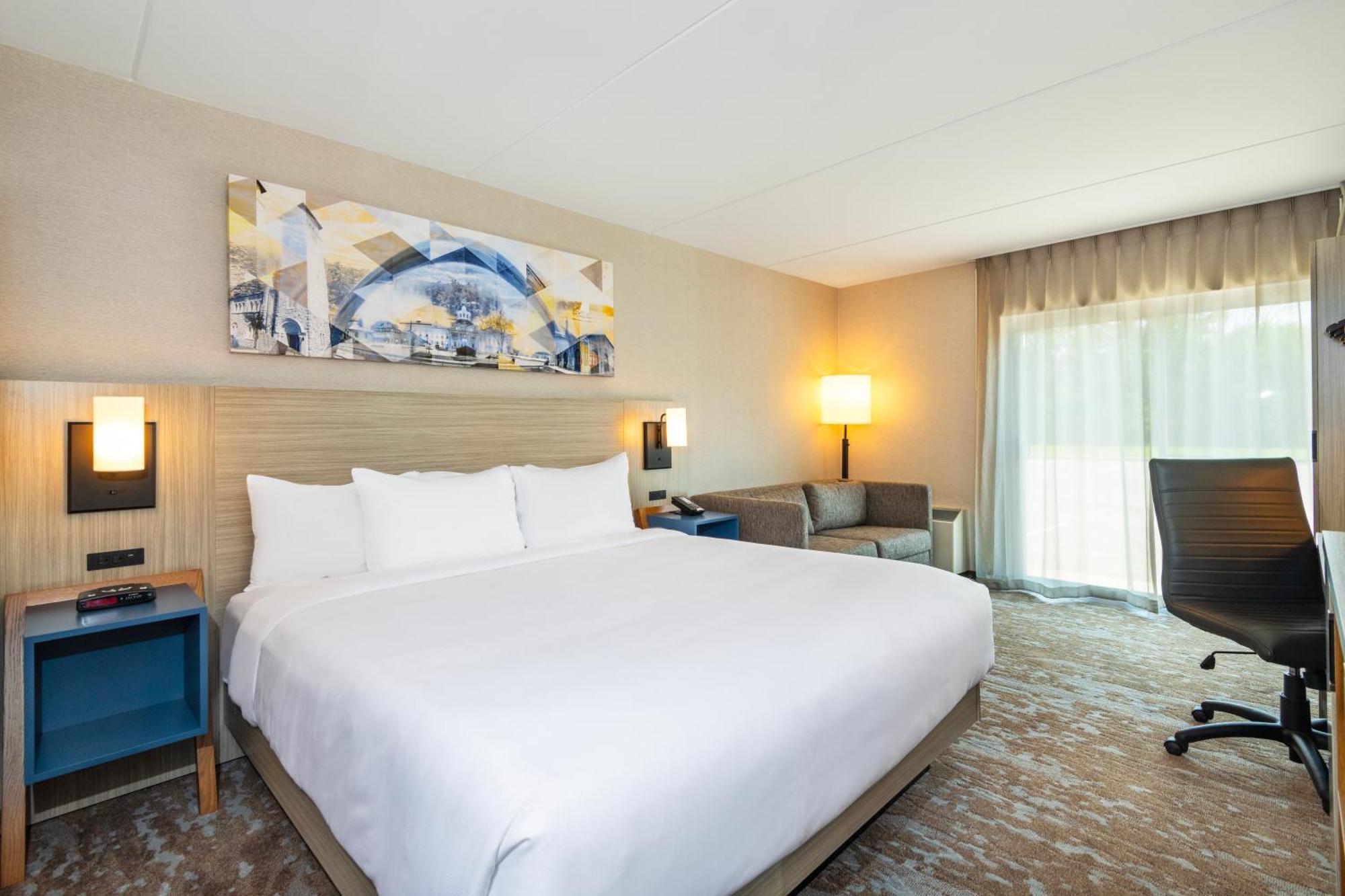 Comfort Inn Hwy 401 Кингстън Екстериор снимка