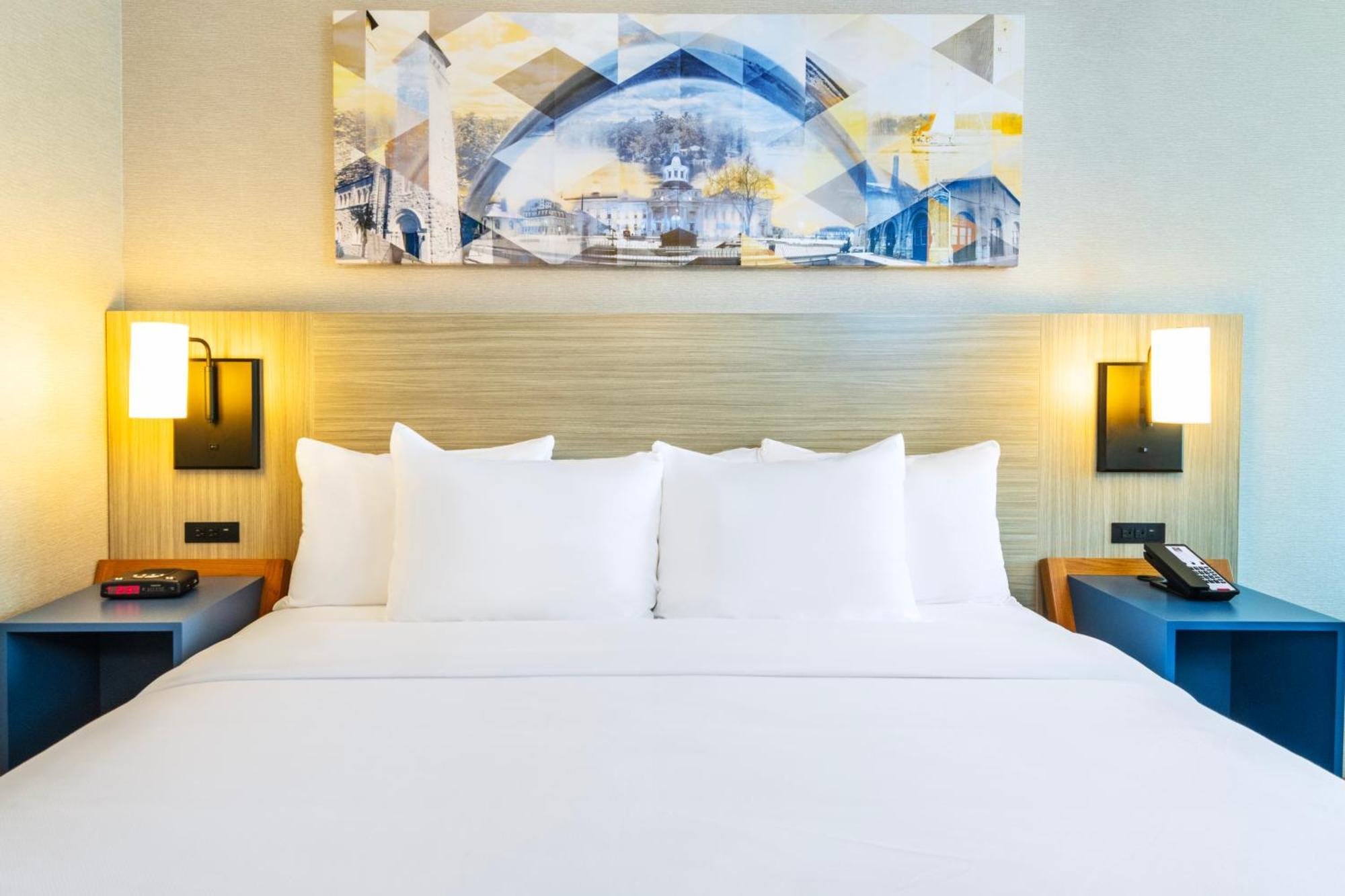 Comfort Inn Hwy 401 Кингстън Екстериор снимка