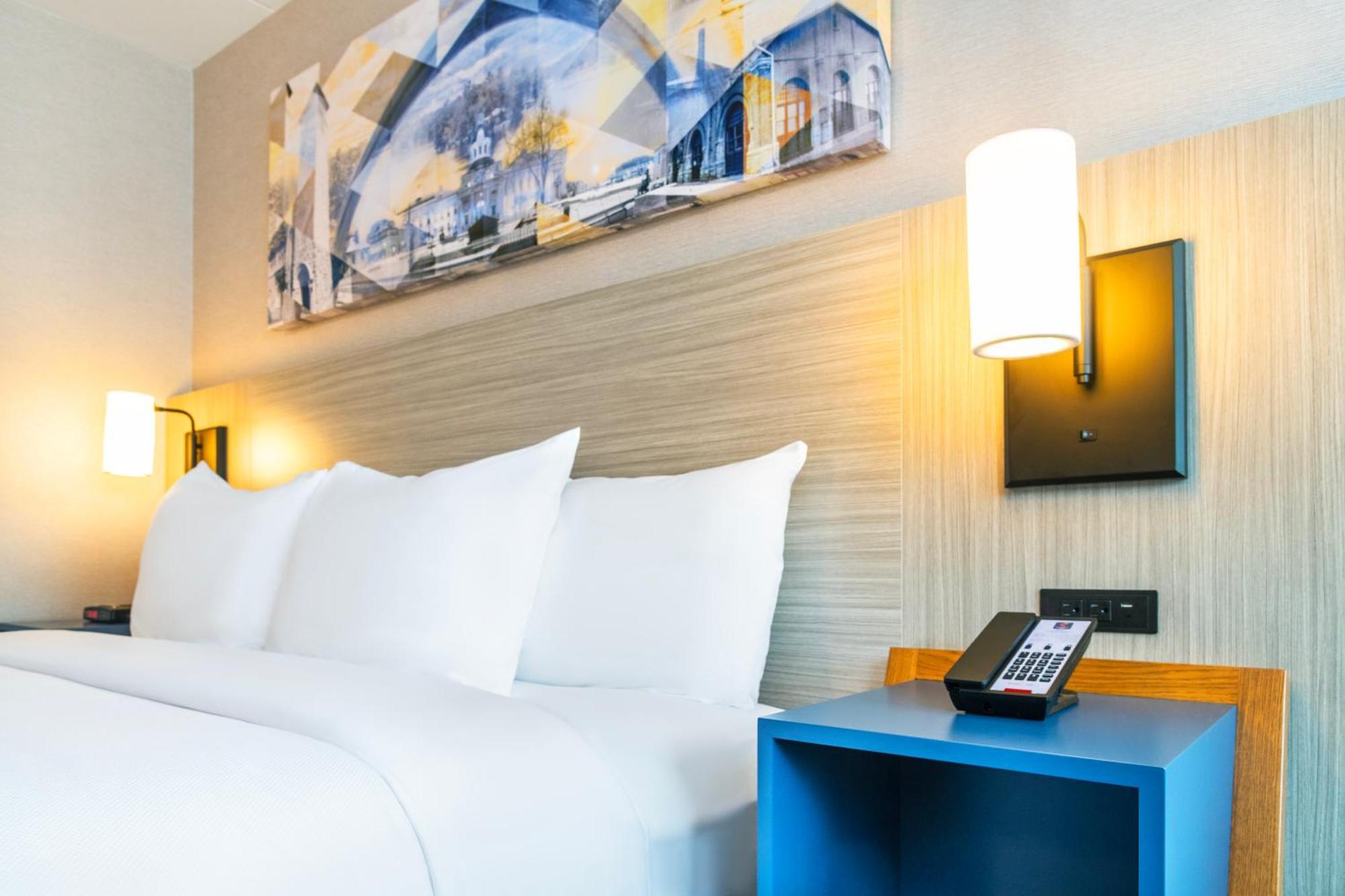 Comfort Inn Hwy 401 Кингстън Екстериор снимка