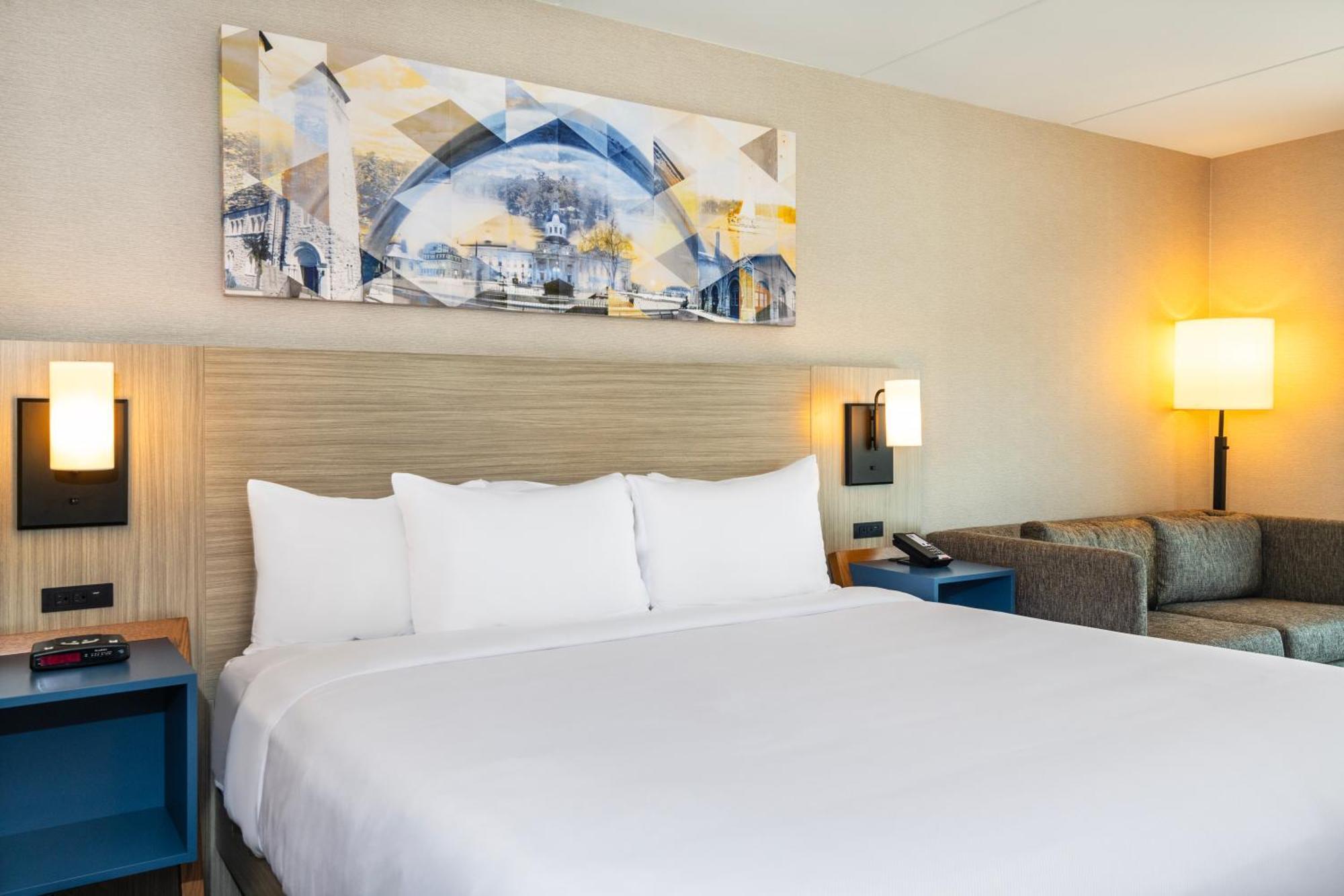 Comfort Inn Hwy 401 Кингстън Екстериор снимка